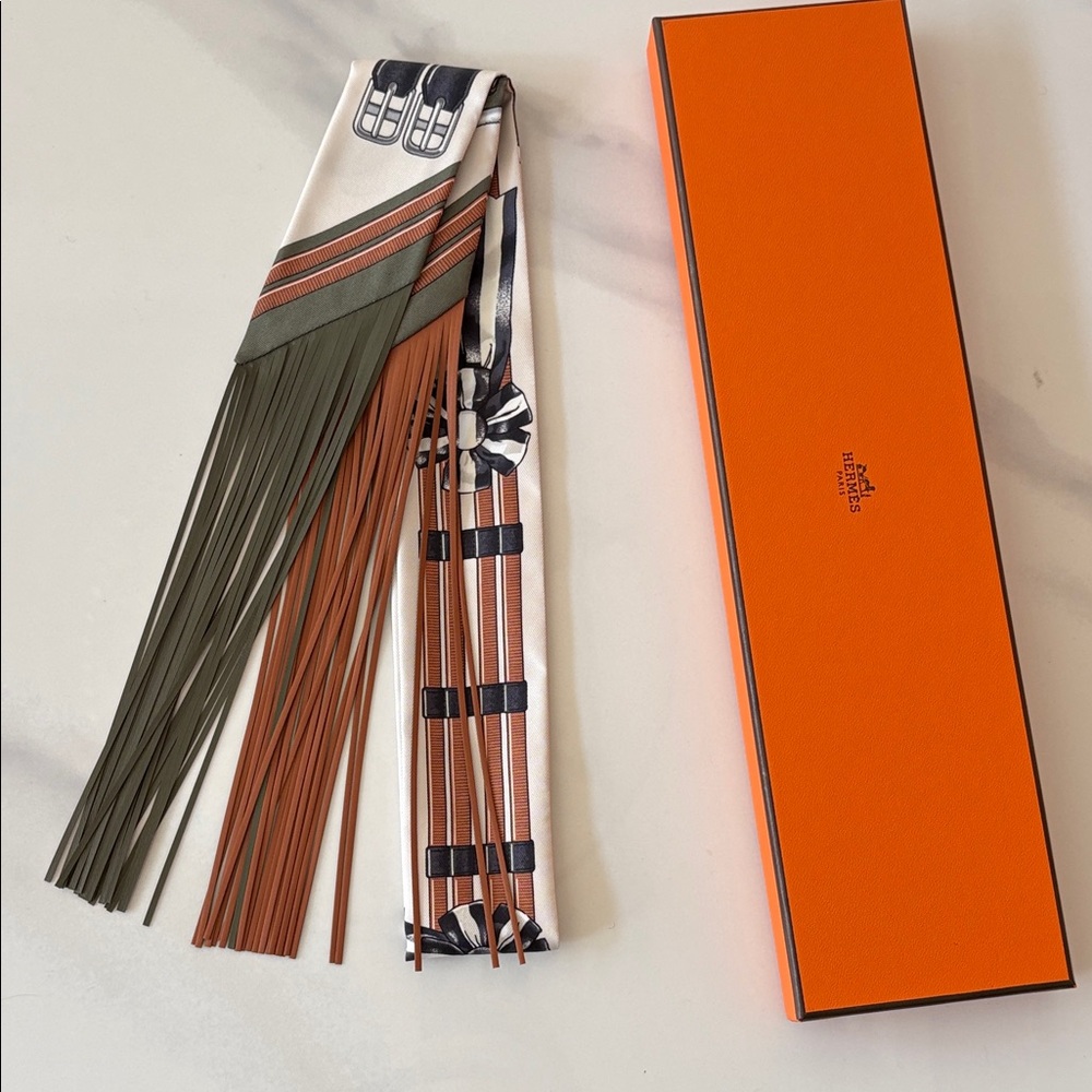 Brand new hermes jumping fringe twilly scarf